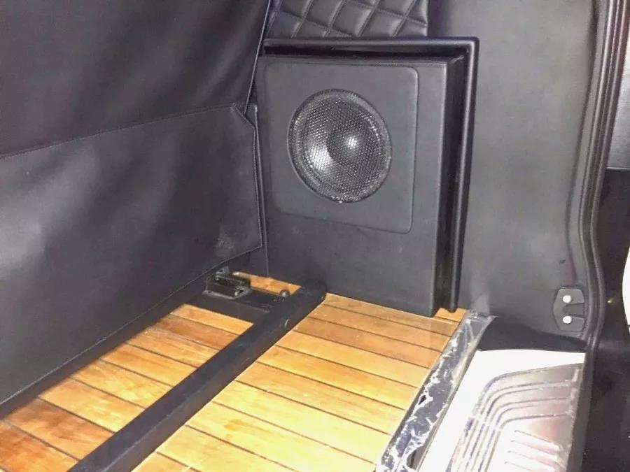 一台ETON MINI300.2功放就搞定?-看必威BETWAY官网佛山店这辆奔驰商务如何操作